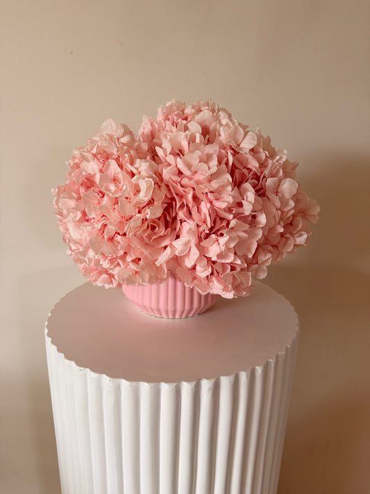 JESSICA Floral Arrangement in Pink Linear Vase